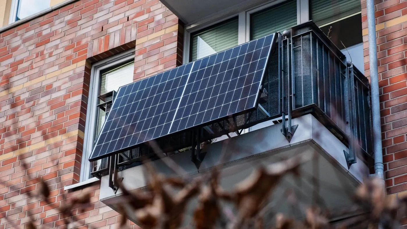 Almanya'da Balkon Devrimi: Tak-Çalıştır Güneş Panelleriyle 1 GW Eşiği Aşıldı!